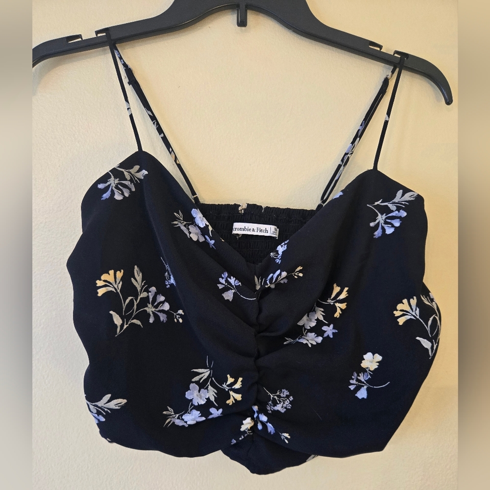 Women’s Abercrombie & Fitch Black Floral Cropped Tank Blouse Size M